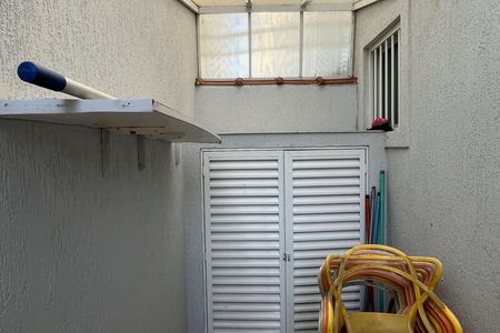 Casa para alugar com 307m², 2 quartos e 4 vagas Casa para alugar com 307m², 2 quartos e 4 vagasQuintal