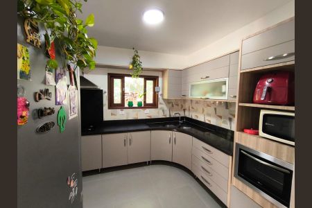 Casa para alugar com 500m², 4 quartos e 4 vagas Casa para alugar com 500m², 4 quartos e 4 vagasCozinha