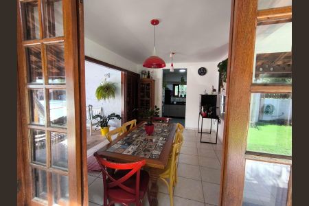 Casa para alugar com 500m², 4 quartos e 4 vagas Casa para alugar com 500m², 4 quartos e 4 vagasCozinha