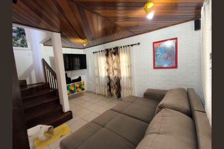 Casa para alugar com 500m², 4 quartos e 4 vagas Casa para alugar com 500m², 4 quartos e 4 vagasSala