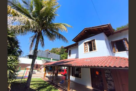 Casa para alugar com 500m², 4 quartos e 4 vagas Casa para alugar com 500m², 4 quartos e 4 vagasFachada