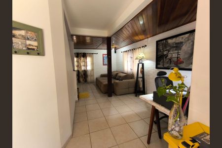 Casa para alugar com 500m², 4 quartos e 4 vagas Casa para alugar com 500m², 4 quartos e 4 vagasSala