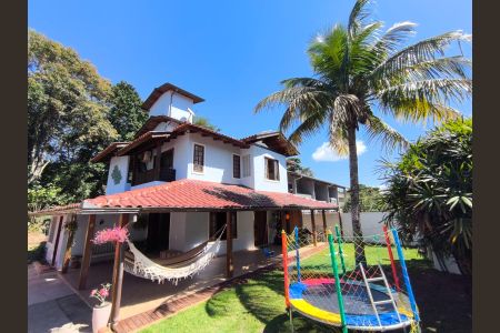 Casa para alugar com 500m², 4 quartos e 4 vagas Casa para alugar com 500m², 4 quartos e 4 vagasFachada