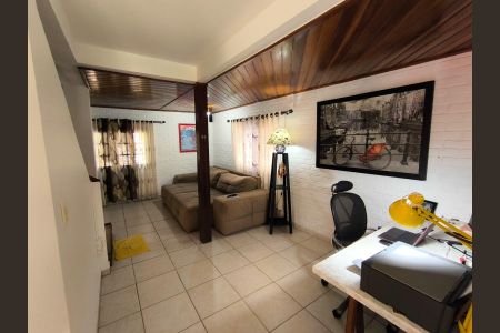 Sala de casa para alugar com 4 quartos, 500m² em Rio Tavares, Florianópolis