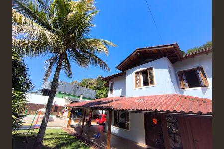 Casa para alugar com 500m², 4 quartos e 4 vagas Casa para alugar com 500m², 4 quartos e 4 vagasFachada