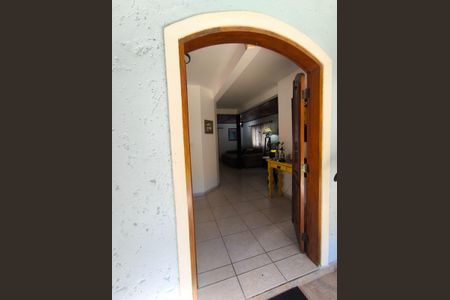 Casa para alugar com 500m², 4 quartos e 4 vagas Casa para alugar com 500m², 4 quartos e 4 vagasEntrada