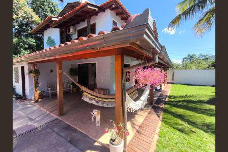 Casa para alugar com 500m², 4 quartos e 4 vagas Casa para alugar com 500m², 4 quartos e 4 vagasFachada