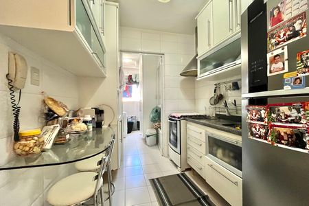 Apartamento à venda com 85m², 3 quartos e 2 vagasCozinha