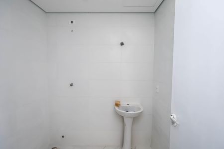 Casa para alugar com 65m², 1 quarto e 2 vagasSuíte