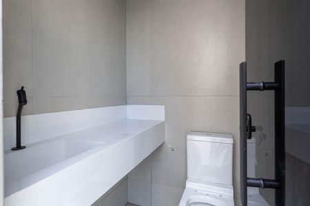 Casa à venda com 130m², 2 quartos e 2 vagas Casa à venda com 130m², 2 quartos e 2 vagasLavabo