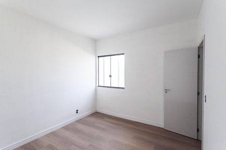 Casa à venda com 130m², 2 quartos e 2 vagas Casa à venda com 130m², 2 quartos e 2 vagasQuarto