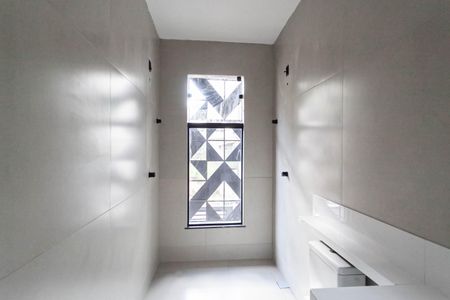 Casa à venda com 130m², 2 quartos e 2 vagas Casa à venda com 130m², 2 quartos e 2 vagasBanheiro da suíte