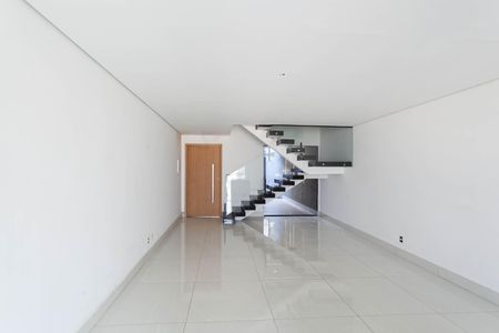 Casa à venda com 130m², 2 quartos e 2 vagas Casa à venda com 130m², 2 quartos e 2 vagasSala/Cozinha