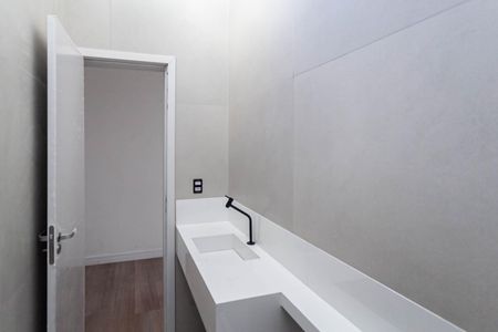 Casa à venda com 130m², 2 quartos e 2 vagas Casa à venda com 130m², 2 quartos e 2 vagasBanheiro social