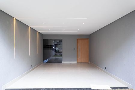 Casa à venda com 130m², 2 quartos e 2 vagas Casa à venda com 130m², 2 quartos e 2 vagasEntrada
