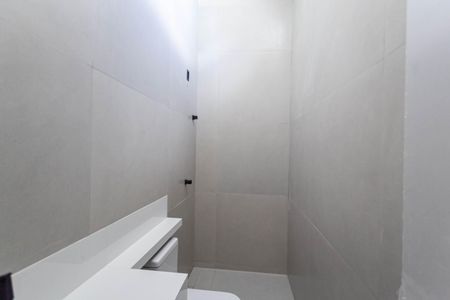 Casa à venda com 130m², 2 quartos e 2 vagas Casa à venda com 130m², 2 quartos e 2 vagasBanheiro social