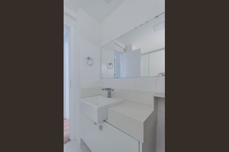 Apartamento para alugar com 133m², 3 quartos e 2 vagas Apartamento para alugar com 133m², 3 quartos e 2 vagasBanheiro da Suíte 1