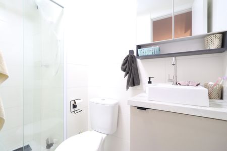 Banheiro de apartamento à venda com 1 quarto, 27m² em Barra Funda, São Paulo