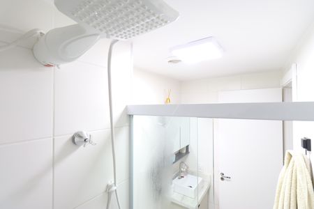 Banheiro de apartamento à venda com 1 quarto, 27m² em Barra Funda, São Paulo