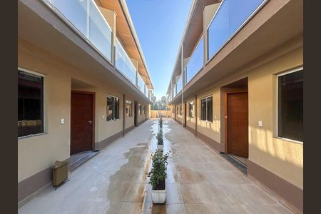 Casa de condomínio à venda com 73m², 2 quartos e 1 vaga Casa de condomínio à venda com 73m², 2 quartos e 1 vagaFachada das casas