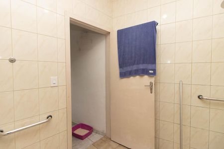 Casa à venda com 270m², 4 quartos e 4 vagasBanheiro 1