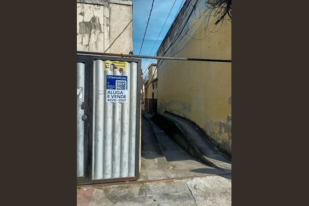 Casa de condomínio à venda com 85m², 5 quartos e 1 vaga Casa de condomínio à venda com 85m², 5 quartos e 1 vagaEntrada
