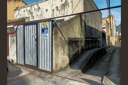 Entrada de casa de condomínio para alugar com 5 quartos, 85m² em Encantado, Rio de Janeiro