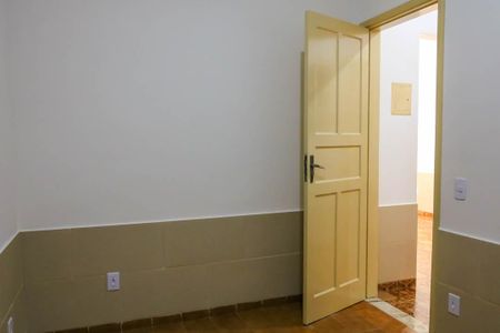 Casa de condomínio à venda com 85m², 5 quartos e 1 vaga Casa de condomínio à venda com 85m², 5 quartos e 1 vagaQuarto 2 -1º Pavimento