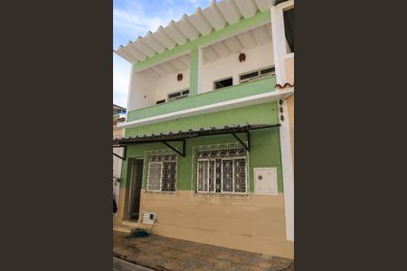 Fachada de casa de condomínio para alugar com 5 quartos, 85m² em Encantado, Rio de Janeiro