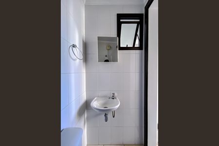Apartamento à venda com 132m², 3 quartos e 3 vagas Apartamento à venda com 132m², 3 quartos e 3 vagasBanheiro de serviço