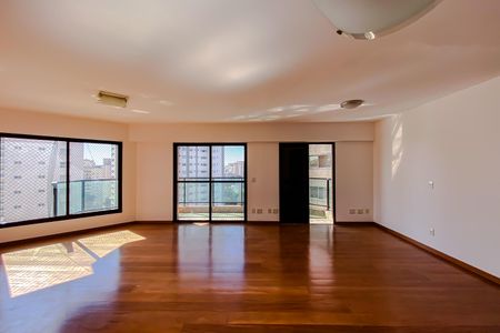 Apartamento à venda com 132m², 3 quartos e 3 vagas Apartamento à venda com 132m², 3 quartos e 3 vagasSala