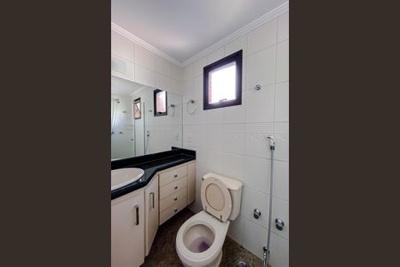 Apartamento à venda com 132m², 3 quartos e 3 vagas Apartamento à venda com 132m², 3 quartos e 3 vagasBanheiro da Suíte