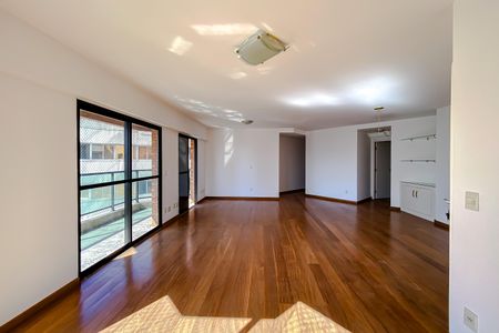 Apartamento à venda com 132m², 3 quartos e 3 vagas Apartamento à venda com 132m², 3 quartos e 3 vagasSala