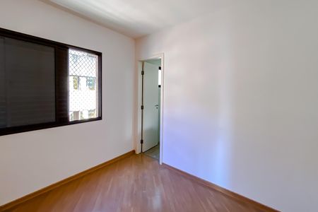 Apartamento à venda com 132m², 3 quartos e 3 vagas Apartamento à venda com 132m², 3 quartos e 3 vagasQuarto 2 - Suíte