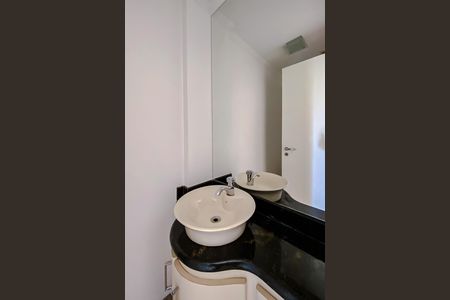Apartamento à venda com 132m², 3 quartos e 3 vagas Apartamento à venda com 132m², 3 quartos e 3 vagasLavabo