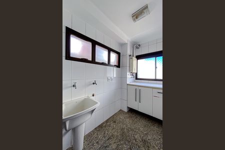 Apartamento à venda com 132m², 3 quartos e 3 vagas Apartamento à venda com 132m², 3 quartos e 3 vagasÁrea de Serviço