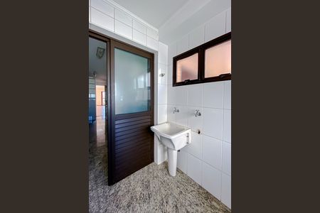 Apartamento à venda com 132m², 3 quartos e 3 vagas Apartamento à venda com 132m², 3 quartos e 3 vagasÁrea de Serviço