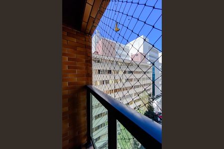 Apartamento à venda com 132m², 3 quartos e 3 vagas Apartamento à venda com 132m², 3 quartos e 3 vagasQuarto 1 - Varanda