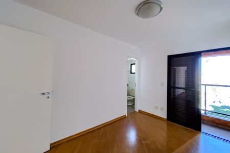 Apartamento à venda com 132m², 3 quartos e 3 vagas Apartamento à venda com 132m², 3 quartos e 3 vagasQuarto 1 - Suíte