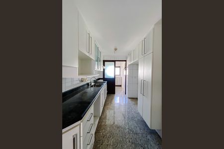 Apartamento à venda com 132m², 3 quartos e 3 vagas Apartamento à venda com 132m², 3 quartos e 3 vagasCozinha
