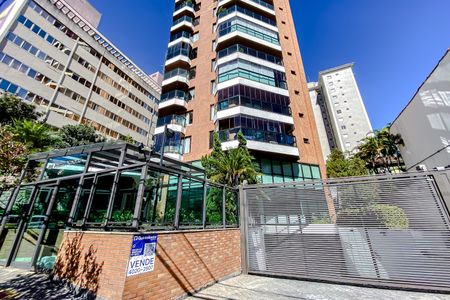 Apartamento à venda com 132m², 3 quartos e 3 vagas Apartamento à venda com 132m², 3 quartos e 3 vagasFachada - Plaquinha