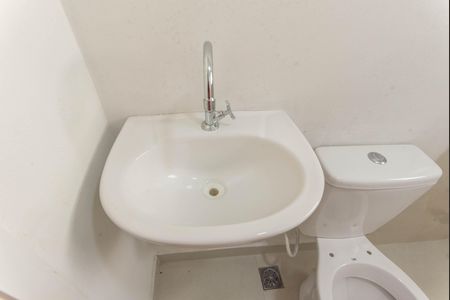Casa à venda com 164m², 3 quartos e 2 vagas Casa à venda com 164m², 3 quartos e 2 vagasCasa 2-Banheiro