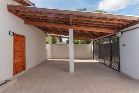 Casa à venda com 164m², 3 quartos e 2 vagas Casa à venda com 164m², 3 quartos e 2 vagasGaragem