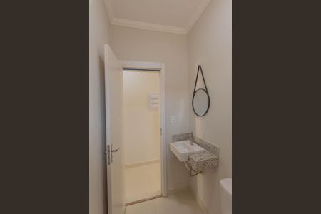 Casa à venda com 164m², 3 quartos e 2 vagas Casa à venda com 164m², 3 quartos e 2 vagasBanheiro