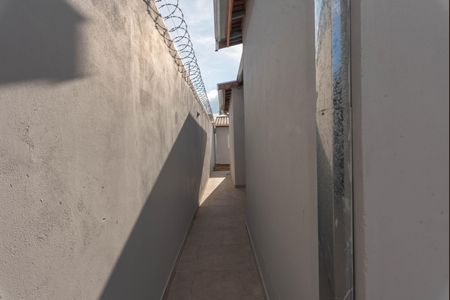 Casa à venda com 164m², 3 quartos e 2 vagas Casa à venda com 164m², 3 quartos e 2 vagasCorredor