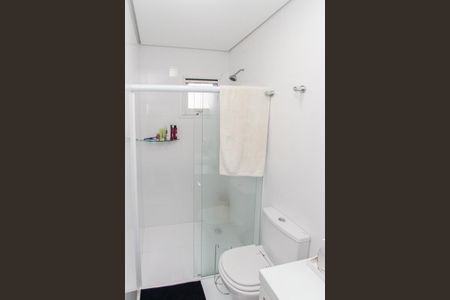 Casa de condomínio à venda com 450m², 4 quartos e 6 vagas Casa de condomínio à venda com 450m², 4 quartos e 6 vagasEscritório - Banheiro