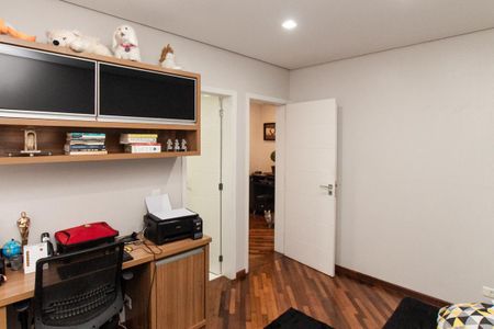 Casa de condomínio à venda com 450m², 4 quartos e 6 vagas Casa de condomínio à venda com 450m², 4 quartos e 6 vagasEscritório