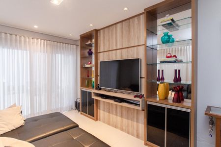 Casa de condomínio à venda com 450m², 4 quartos e 6 vagas Casa de condomínio à venda com 450m², 4 quartos e 6 vagasSala de TV