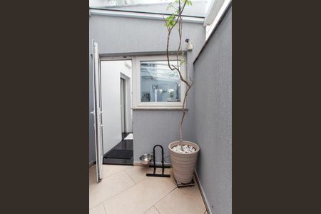 Casa de condomínio à venda com 450m², 4 quartos e 6 vagas Casa de condomínio à venda com 450m², 4 quartos e 6 vagasÁrea de Serviço