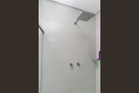 Casa de condomínio à venda com 450m², 4 quartos e 6 vagas Casa de condomínio à venda com 450m², 4 quartos e 6 vagasBanheiro da Suíte 1